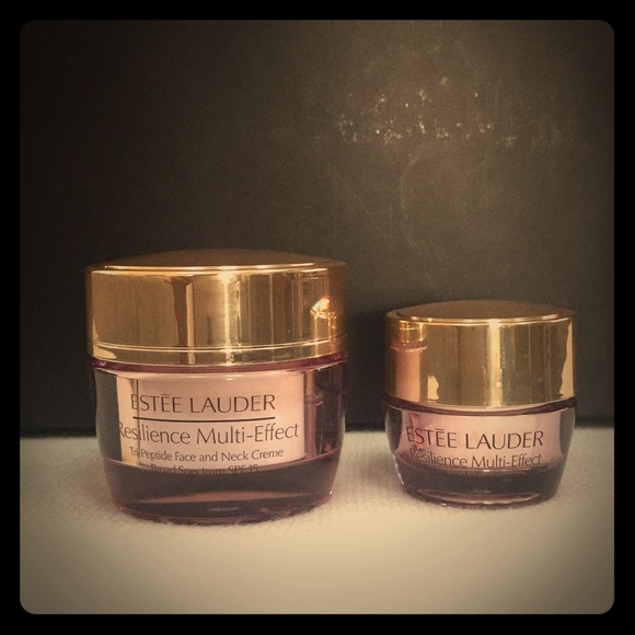 Estee Lauder Other - ❤️Estée Lauder Resilience Multi-Effect Travel Set
